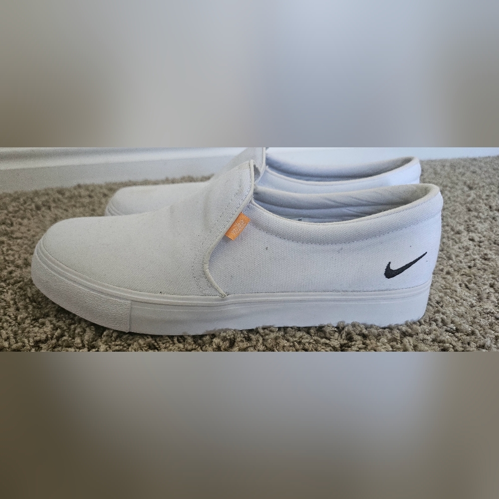 Nike court royal